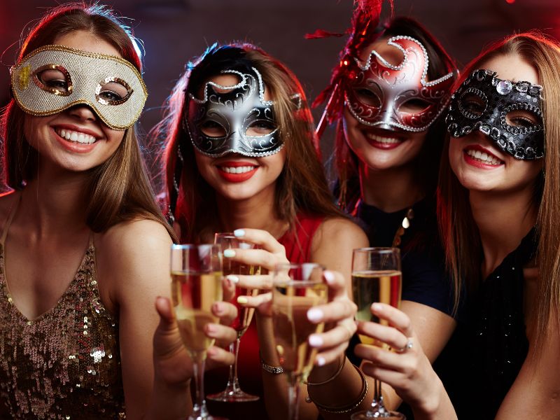 Russay Events soirée à thème masques vénitiens fête